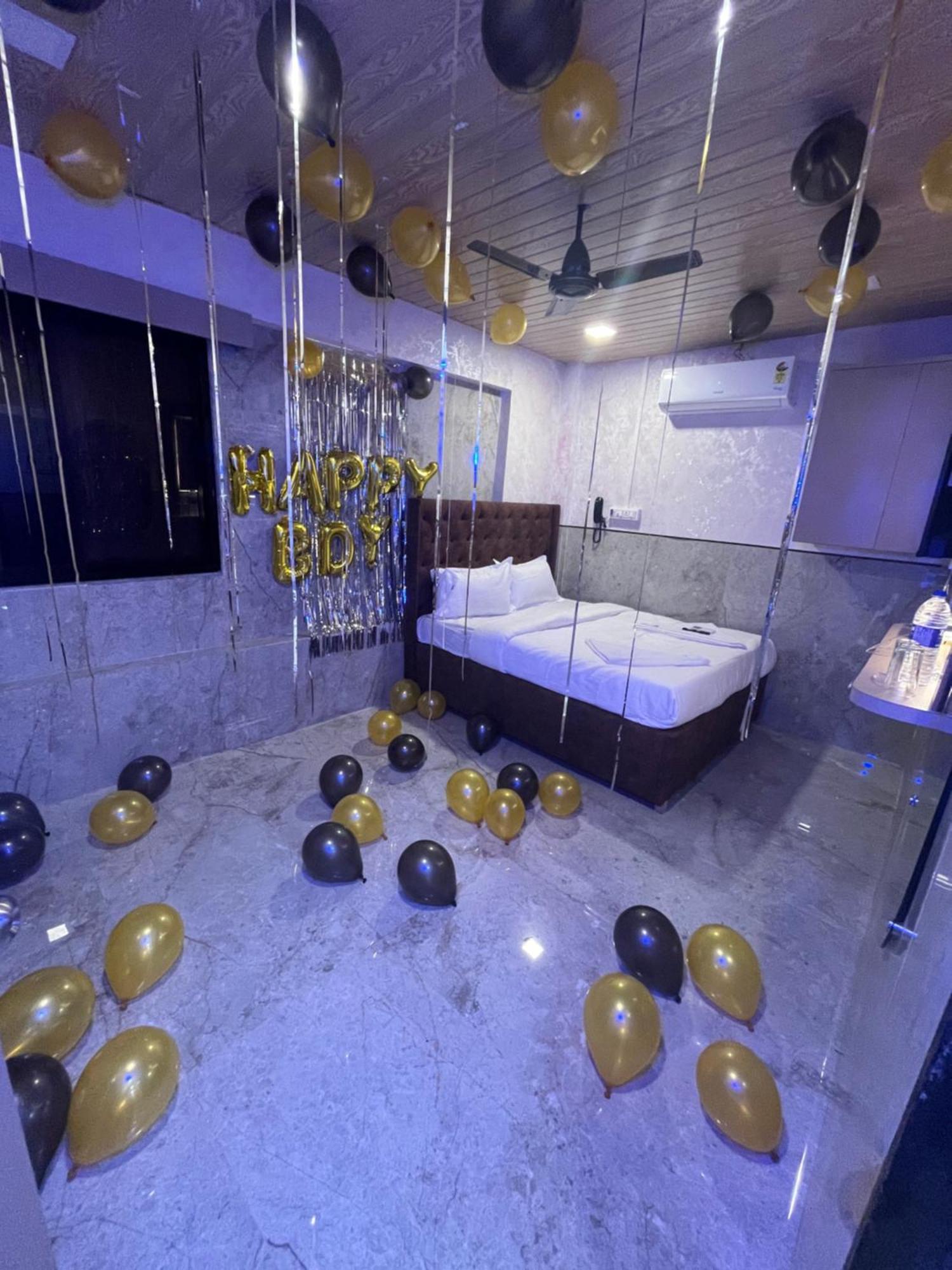 Hotel Newyork By Stayzy Rooms Bombay Extérieur photo