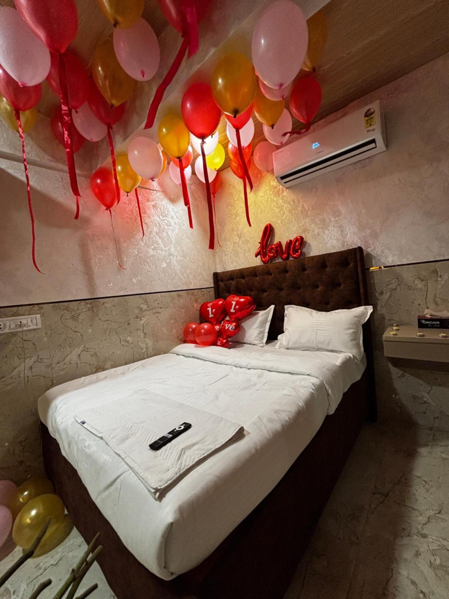Hotel Newyork By Stayzy Rooms Bombay Extérieur photo