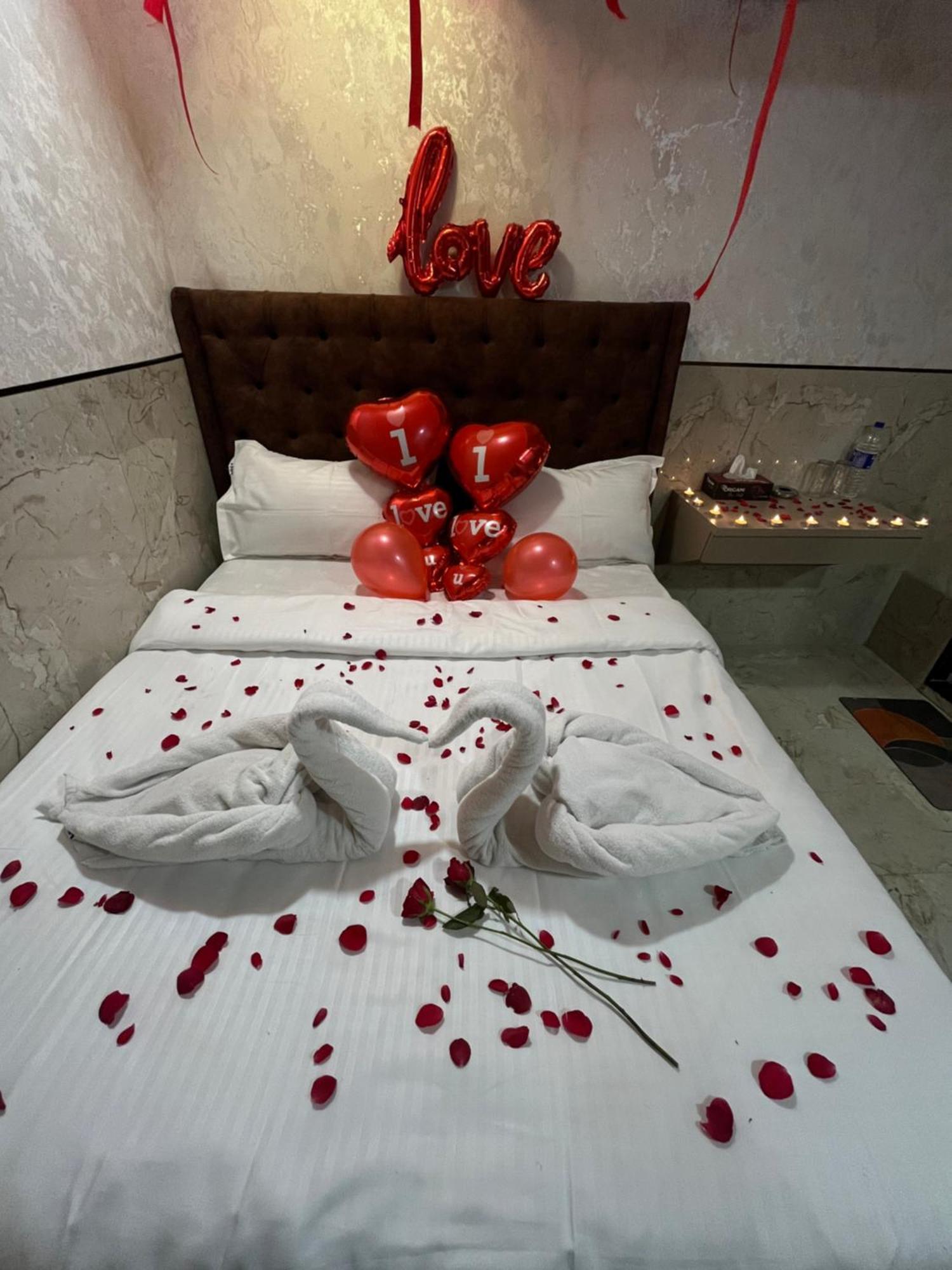 Hotel Newyork By Stayzy Rooms Bombay Extérieur photo
