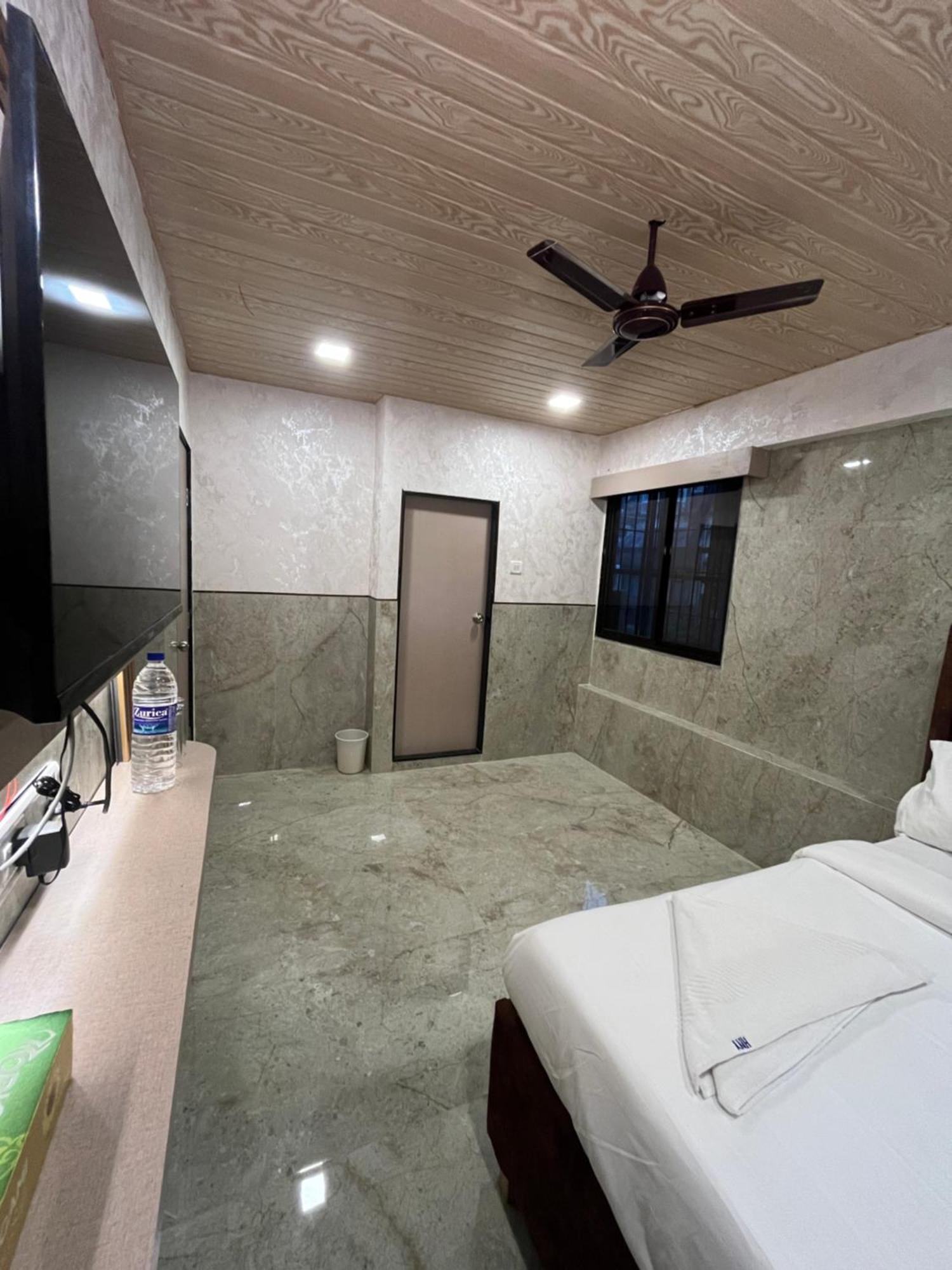 Hotel Newyork By Stayzy Rooms Bombay Chambre photo