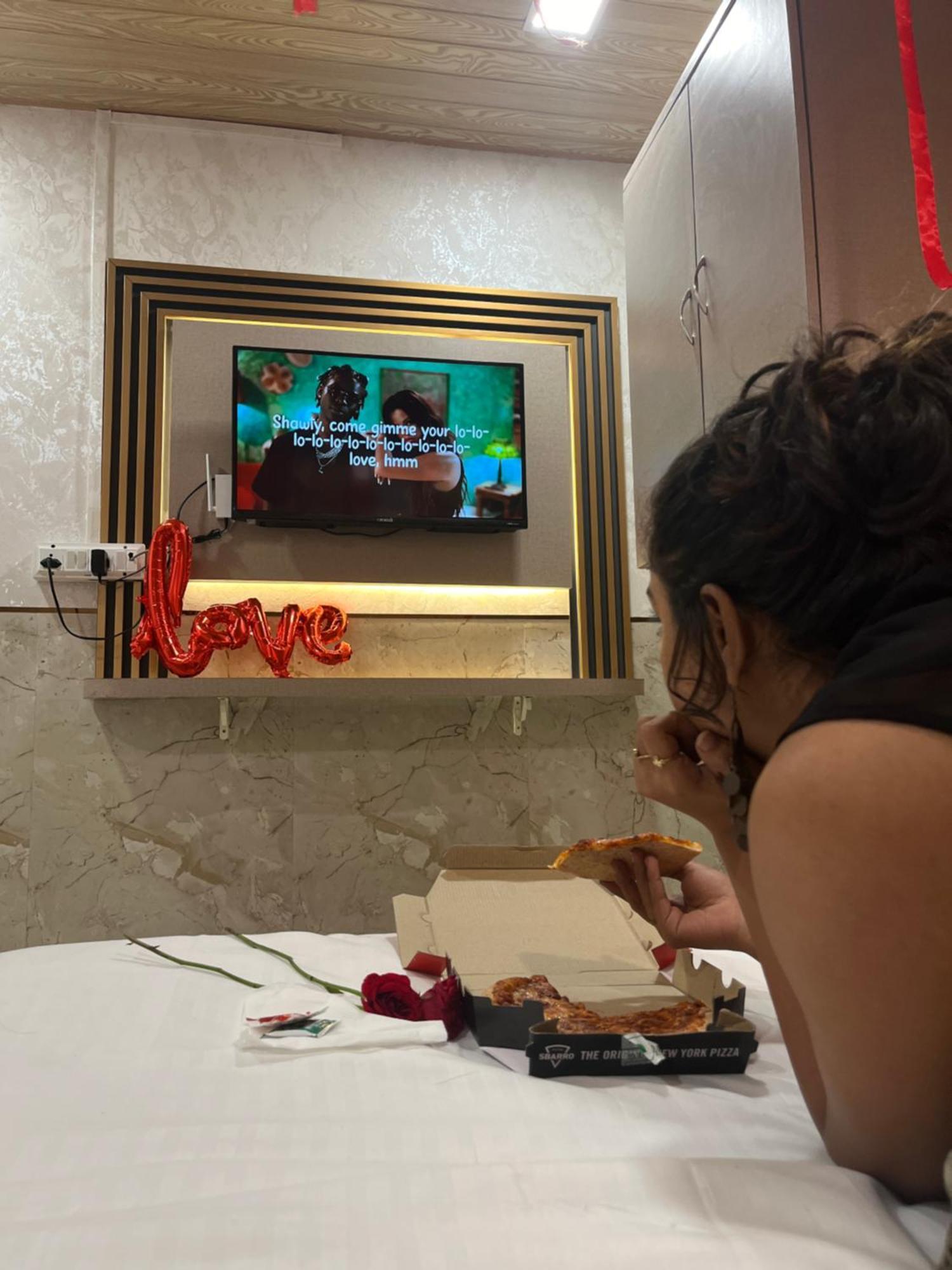 Hotel Newyork By Stayzy Rooms Bombay Extérieur photo
