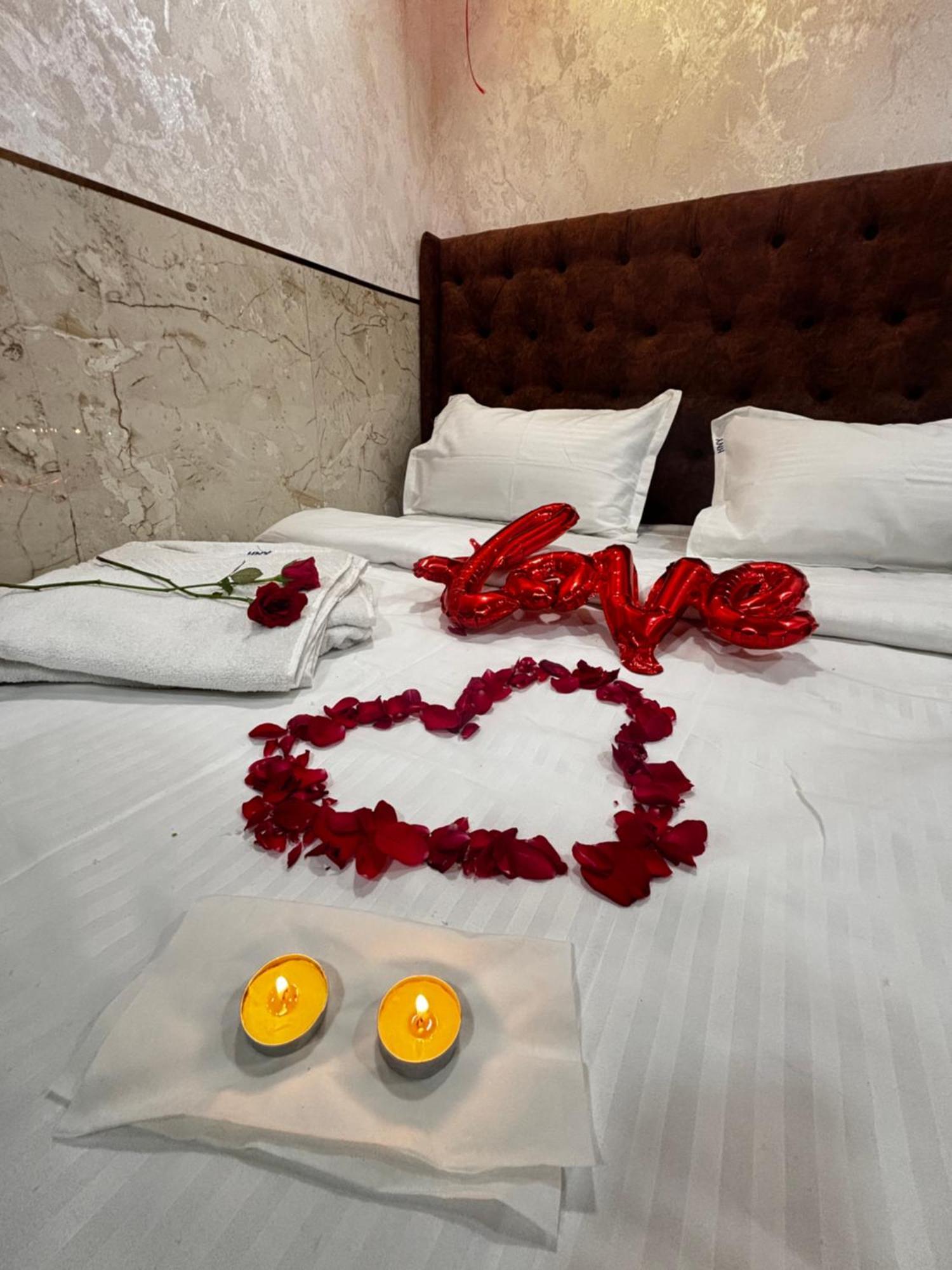 Hotel Newyork By Stayzy Rooms Bombay Extérieur photo